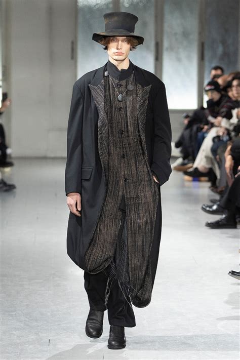 Yohji Yamamoto Official Site.